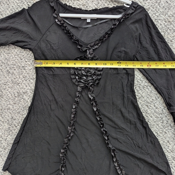 Svetlana Women's (Size 4) Black V-Neck Ruffled Tunic Top With Rosettes & Ruffles - Picture 10 of 16